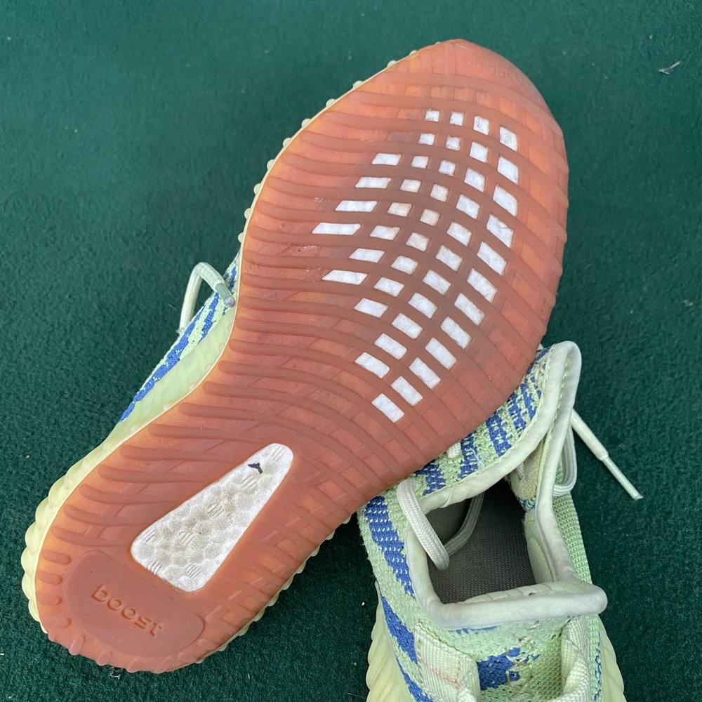 Yeezy - Picture 4 of 8